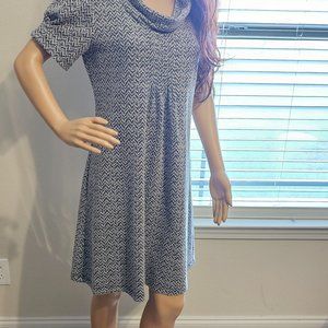 True Envy ~ Size 6 ~ Short sleeve Chevron Pattern Black & White Dress